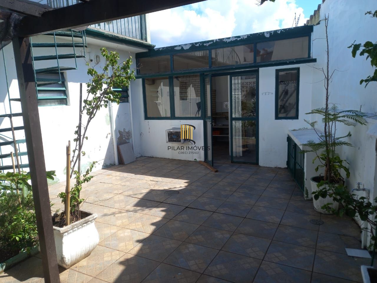 Casa à Venda no Sarandi com 3 Dormitórios, Suíte, 3 vagas Financiamento Bancário