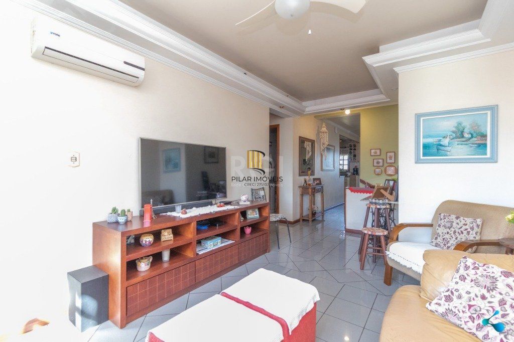 Casa para Venda - 272m², 3 dormitórios, sendo 1 suites, 2 vagas - Sarandi