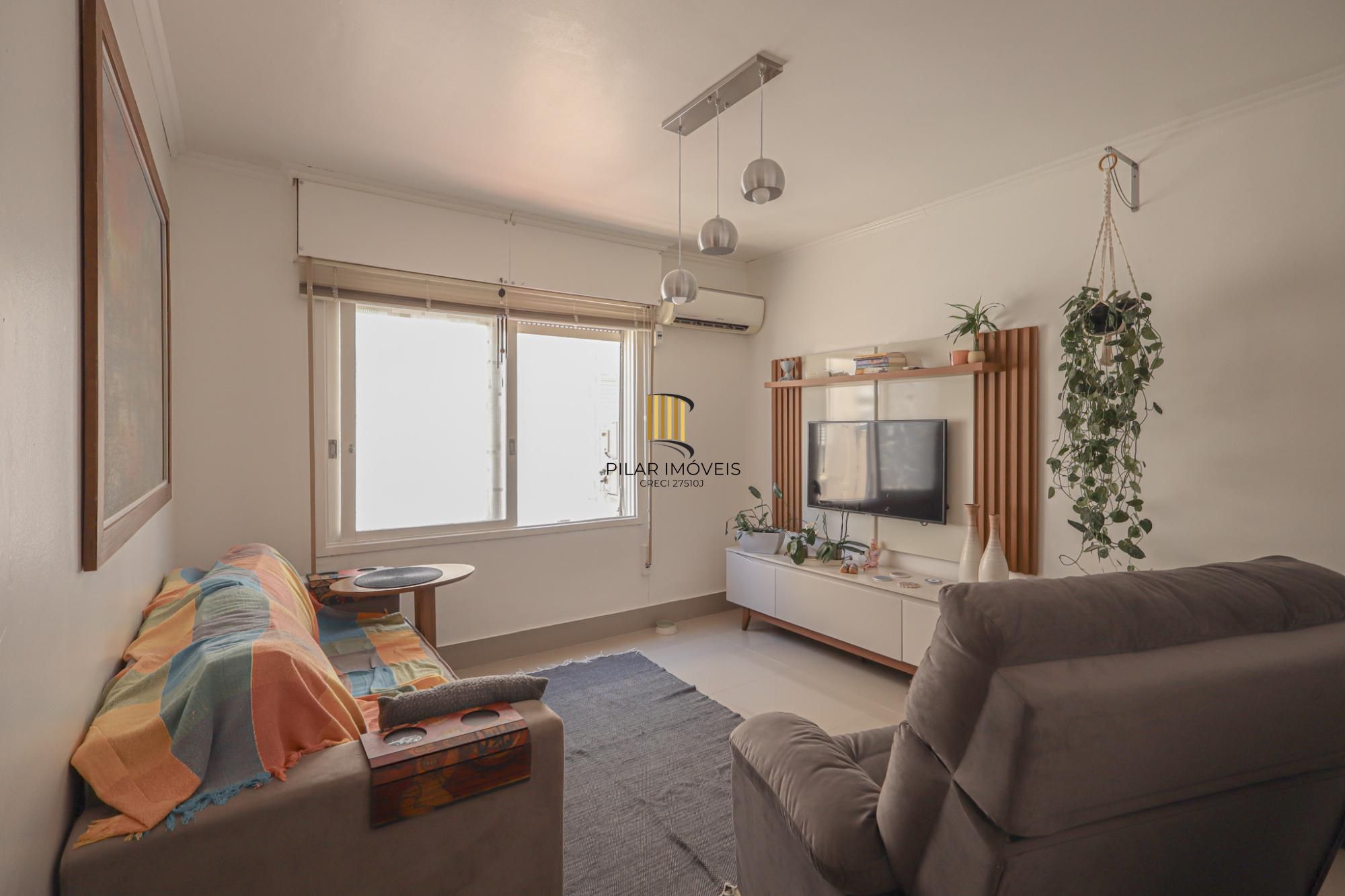 Apto 01 quarto todo reformado no bairro Floresta Porto Alegre/RS