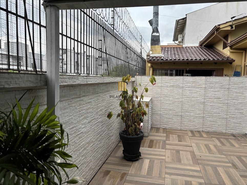 Casa em Condomínio com 3 Dormitórios, Suíte, Sótão e 2 Vagas