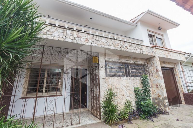 Casa 4 dormitórios no bairro Chácara das Pedras