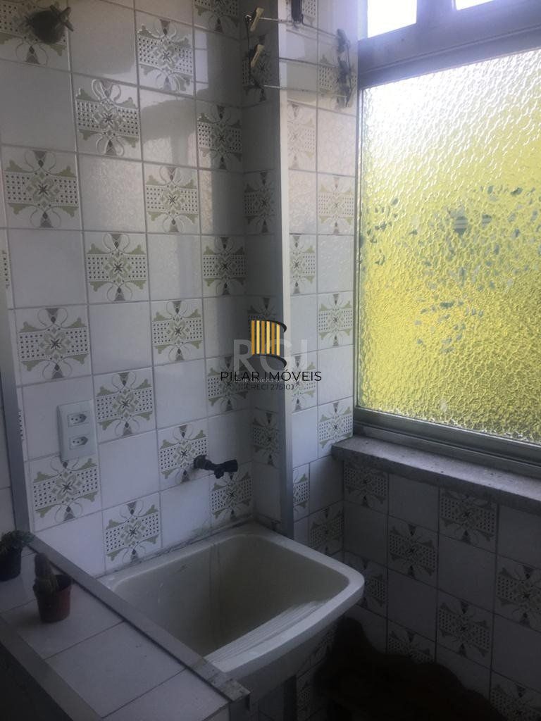 Apartamento com 01 dormitório, 01 estacionamento rotativo.