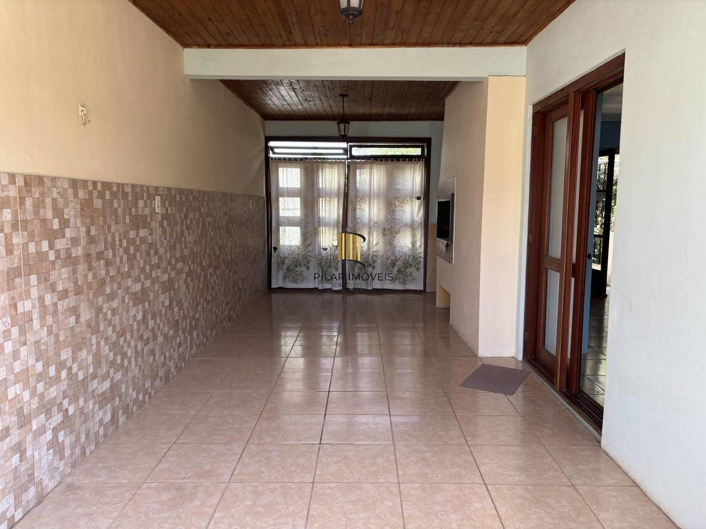 Uma casa em condomínio fechado em Águas claras. Goufe II