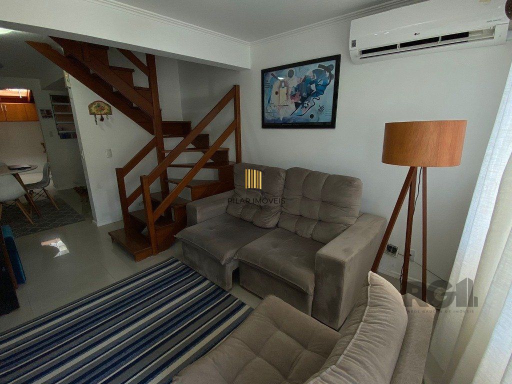 Vendo Casa em Condomínio Com Infra no Bairro Sarandi em Porto Alegre.
