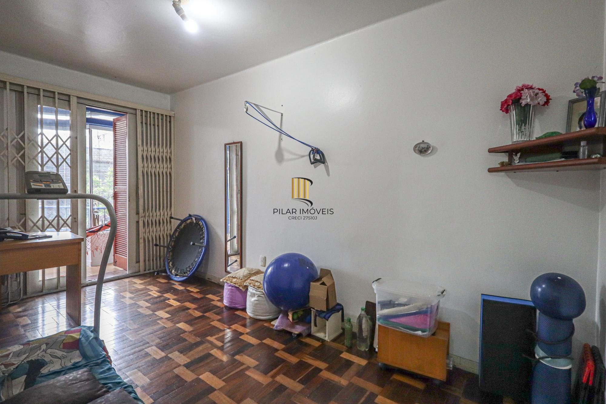 Apartamento 03 dormitórios de frente na Cristóvão Colombo em Porto Alegre