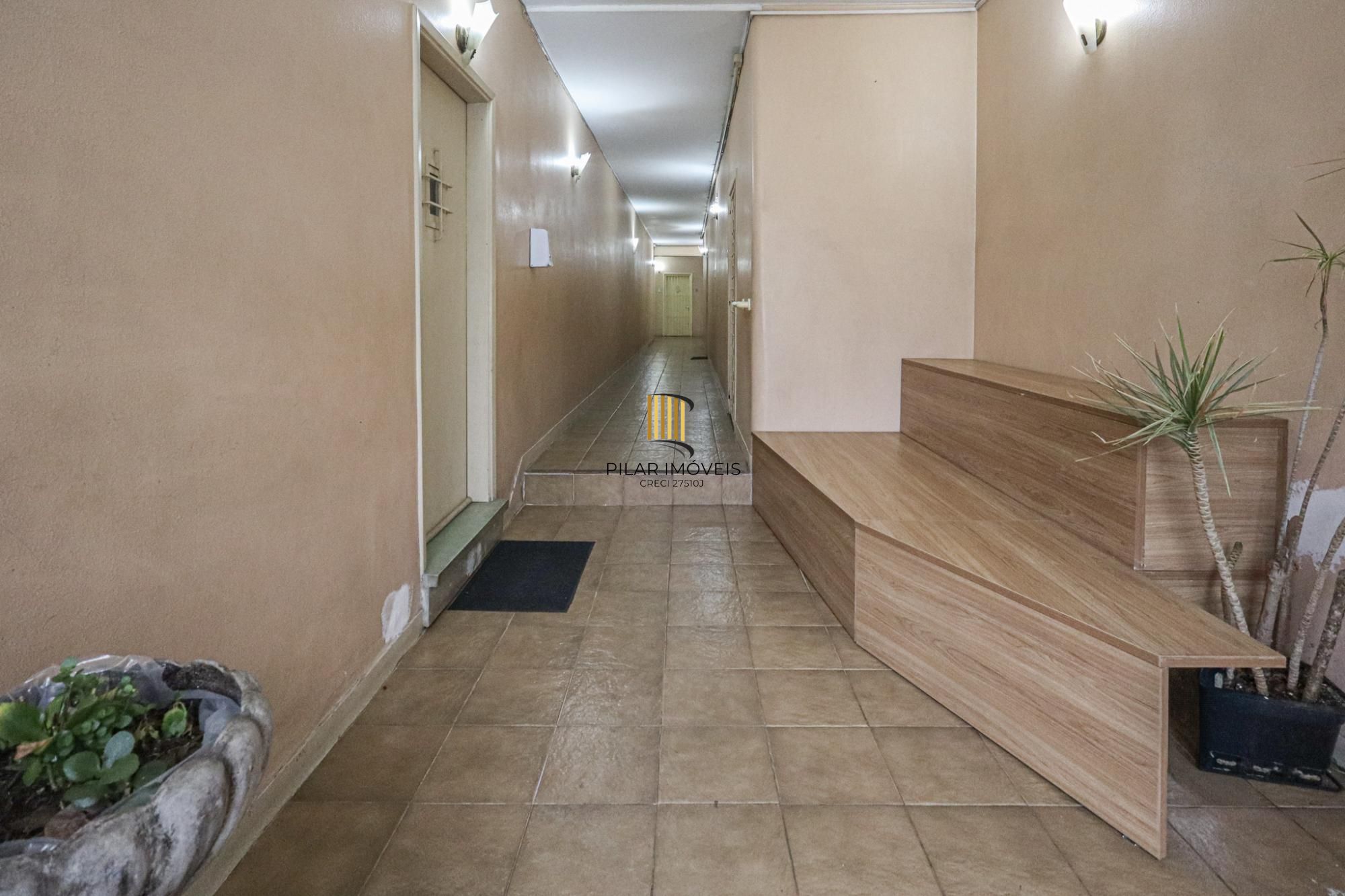 Apartamento 03 dormitórios de frente na Cristóvão Colombo em Porto Alegre