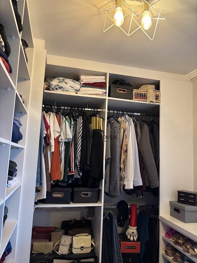 Casa em Condomínio com 3 Dormitórios, Suíte, Sótão e 2 Vagas