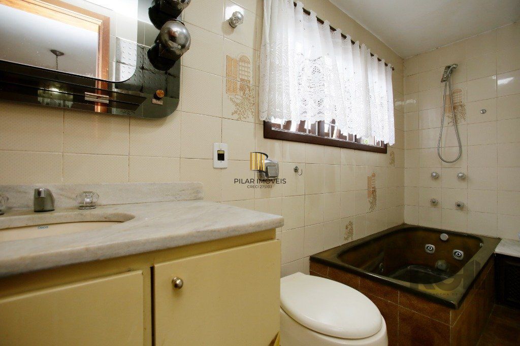 Casa 3 Dormitório(s) Bairro Petrópolis