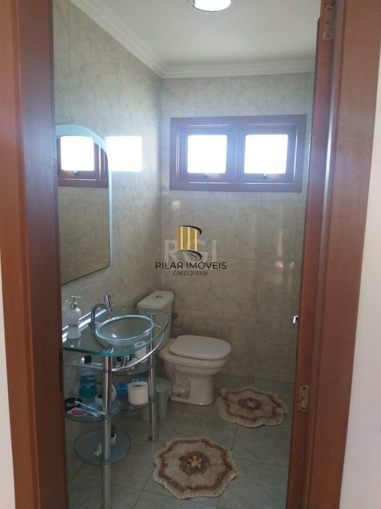 Casa Condominio para Venda - 237.24m², 3 dormitórios, sendo 1 suites, 2 vagas - Alto Petrópolis