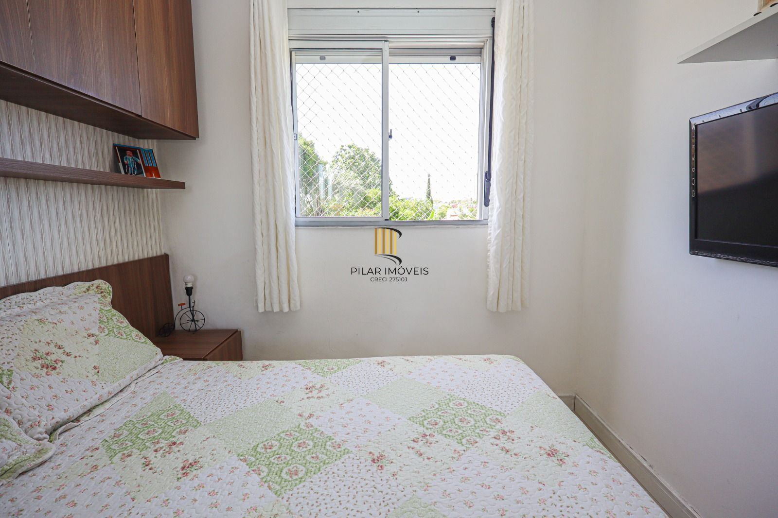 Apartamento Semimobiliado à Venda em Porto Alegre, RS