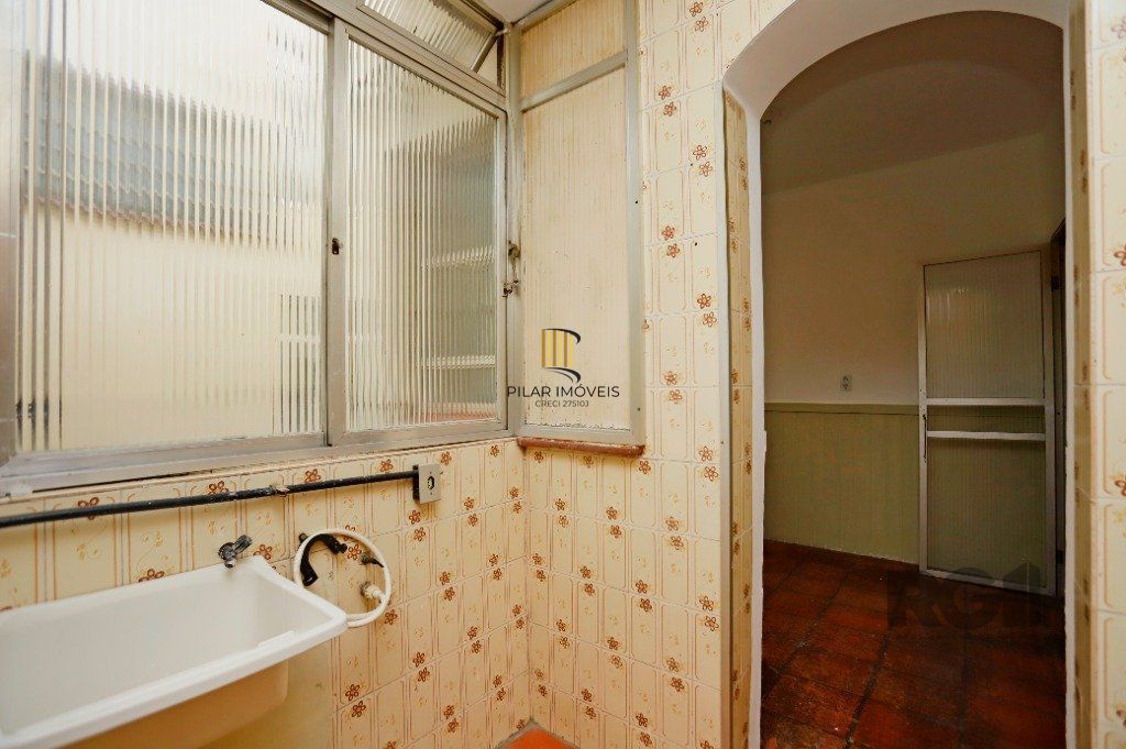Apartamento 03 dormitórios no Bairro Santana em Porto Alegre.
