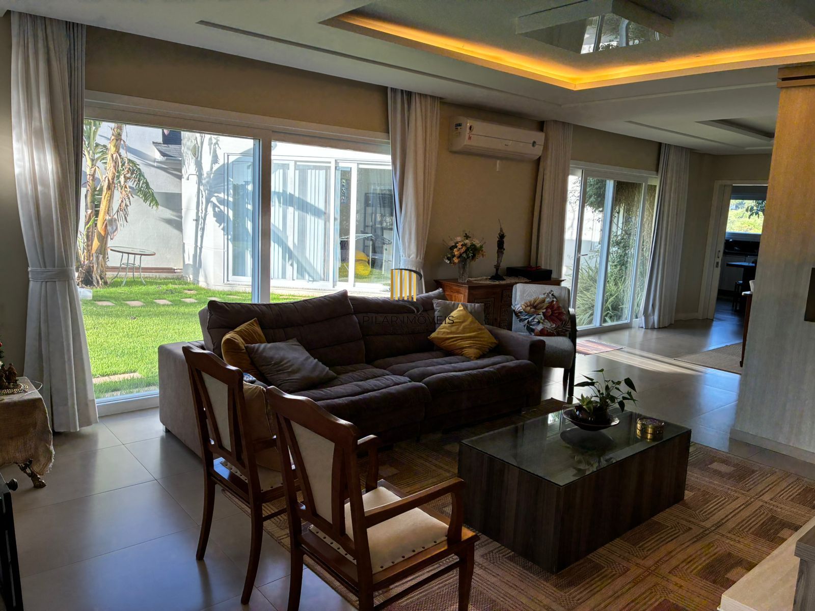 casa 4 dormitórios. 1 suite e demais peças