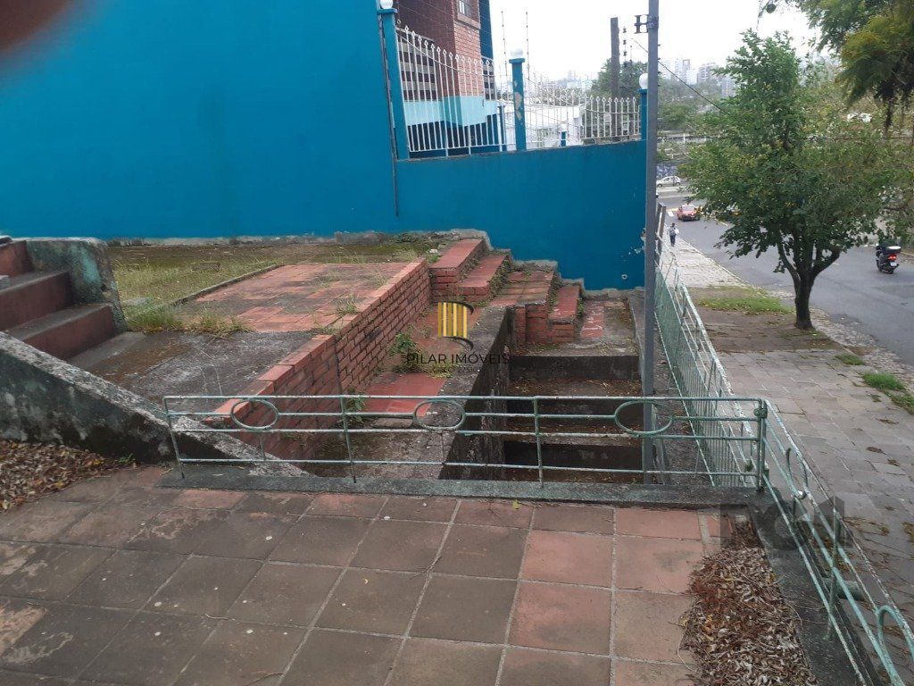 Vendo  terreno  no Bairro Partenon em Porto Alegre.