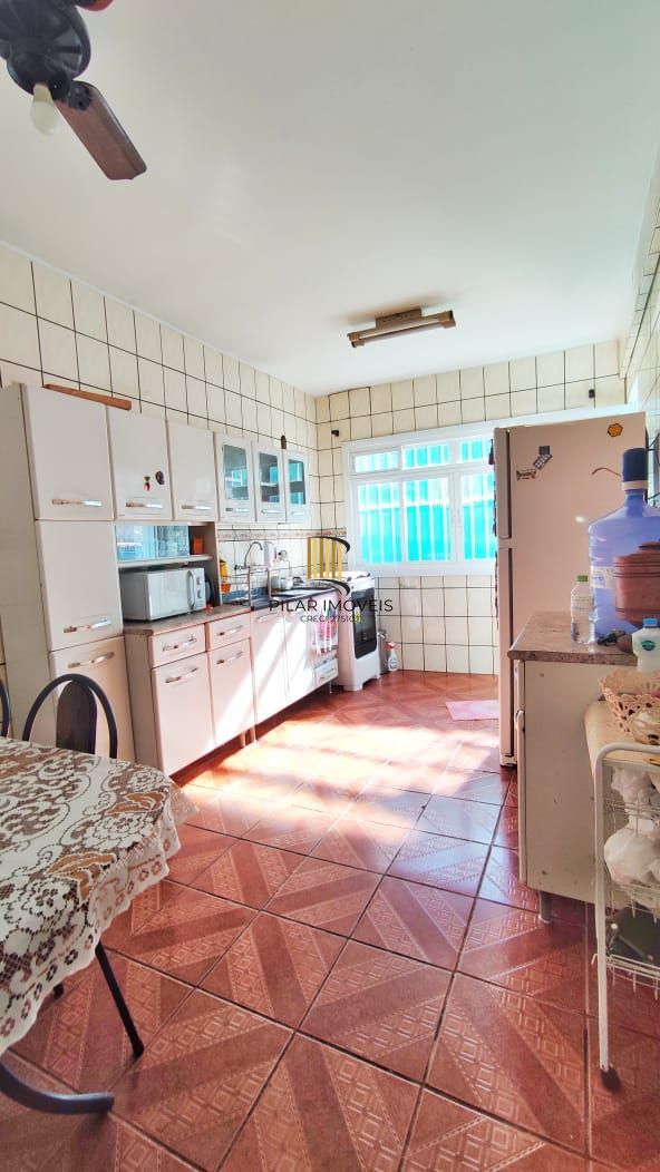 Casa com 170m², 3 dorm. no bairro Jardim Itu Sabará em Porto Alegre