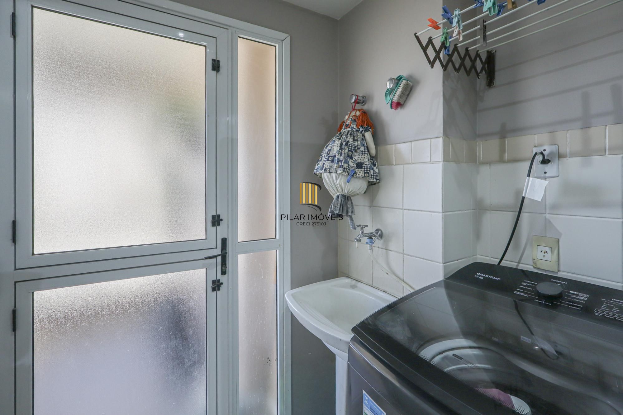 Apartamento 03 quartos com suite e garagem para 02 carros.