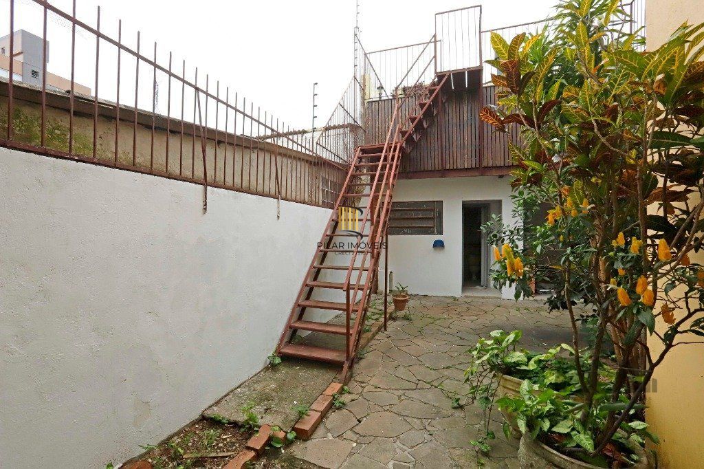Casa 5 dormitórios no bairro Partenon