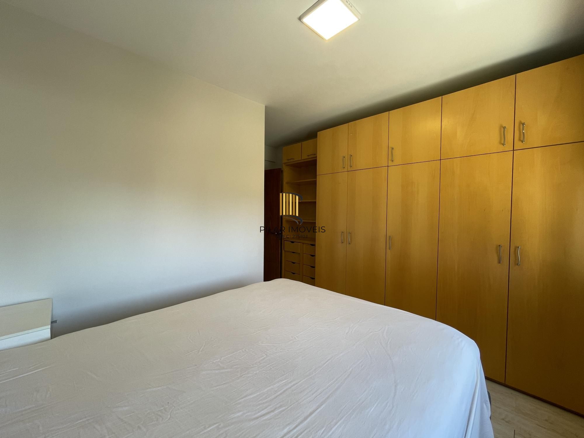 No Moinhos De Vento 02 Dorm. 02 Vagas , Churrasqueira, muito sol e privacidade