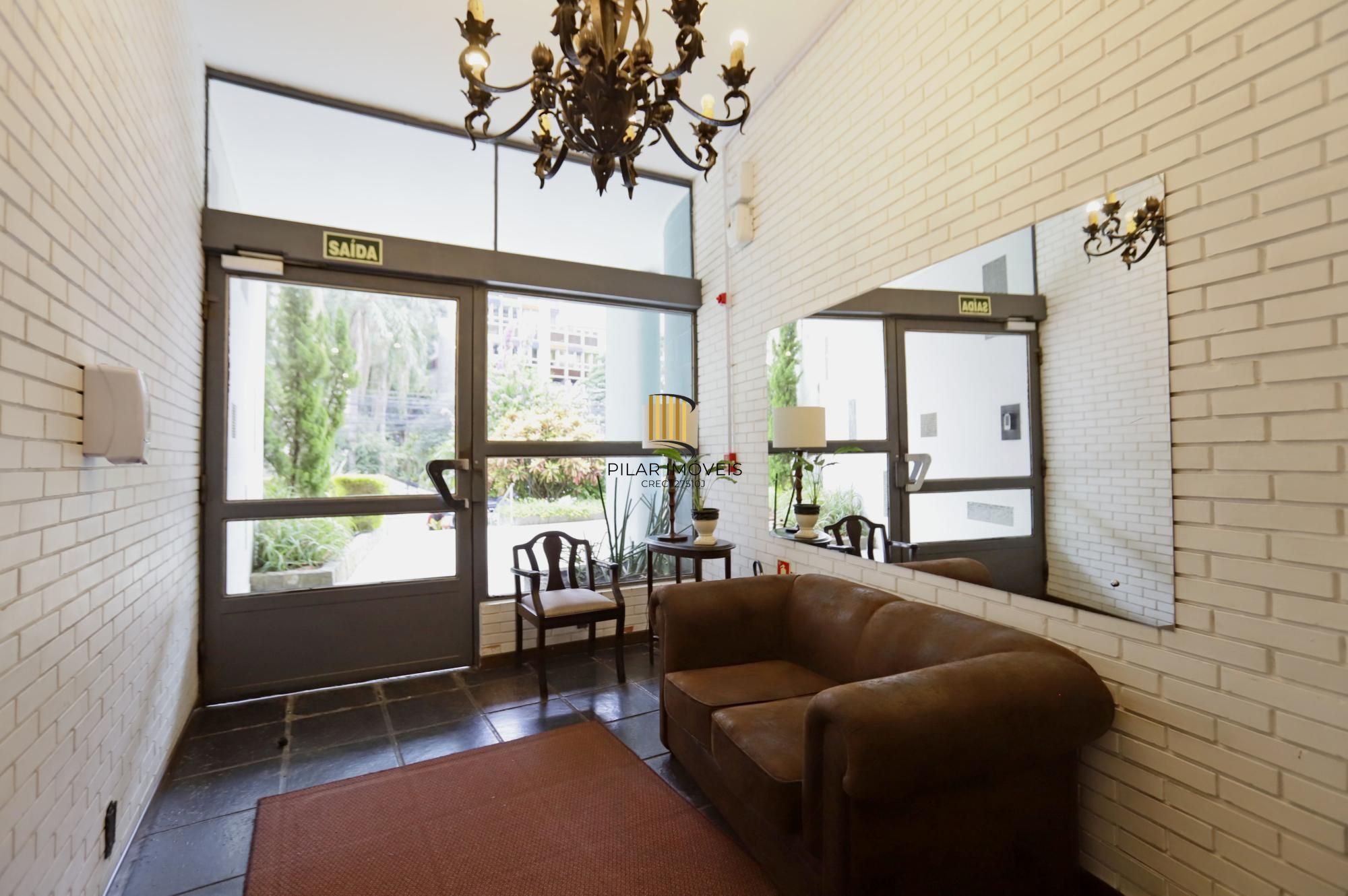 Apartamento 03 dormitórios revitalizado no Moinhos de Vento em Porto Alegre.