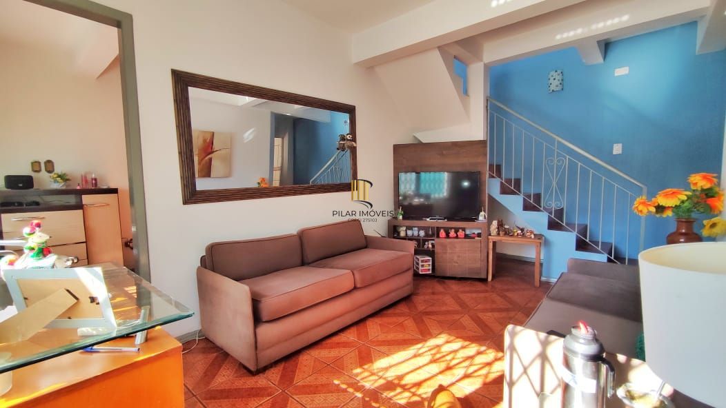 Casa com 170m², 3 dorm. no bairro Jardim Itu Sabará em Porto Alegre