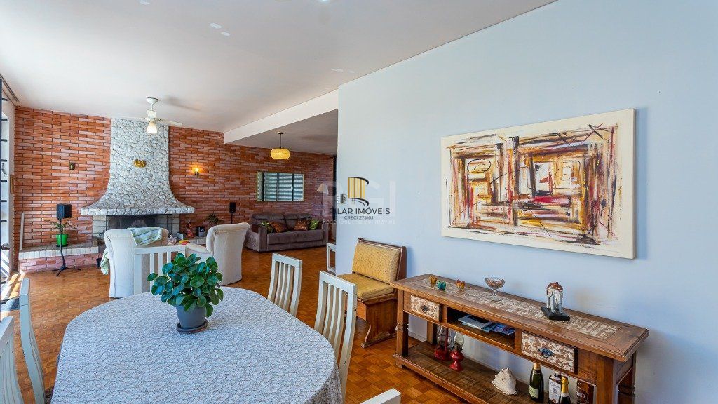Casa 5 dormitórios no bairro Santa Tereza