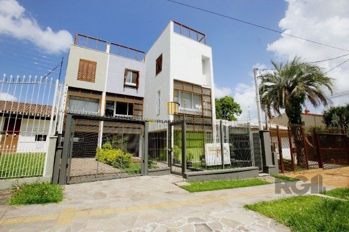 Sobrado 2 dormitórios no bairro Jardim Sabará - Pilar Imóveis
