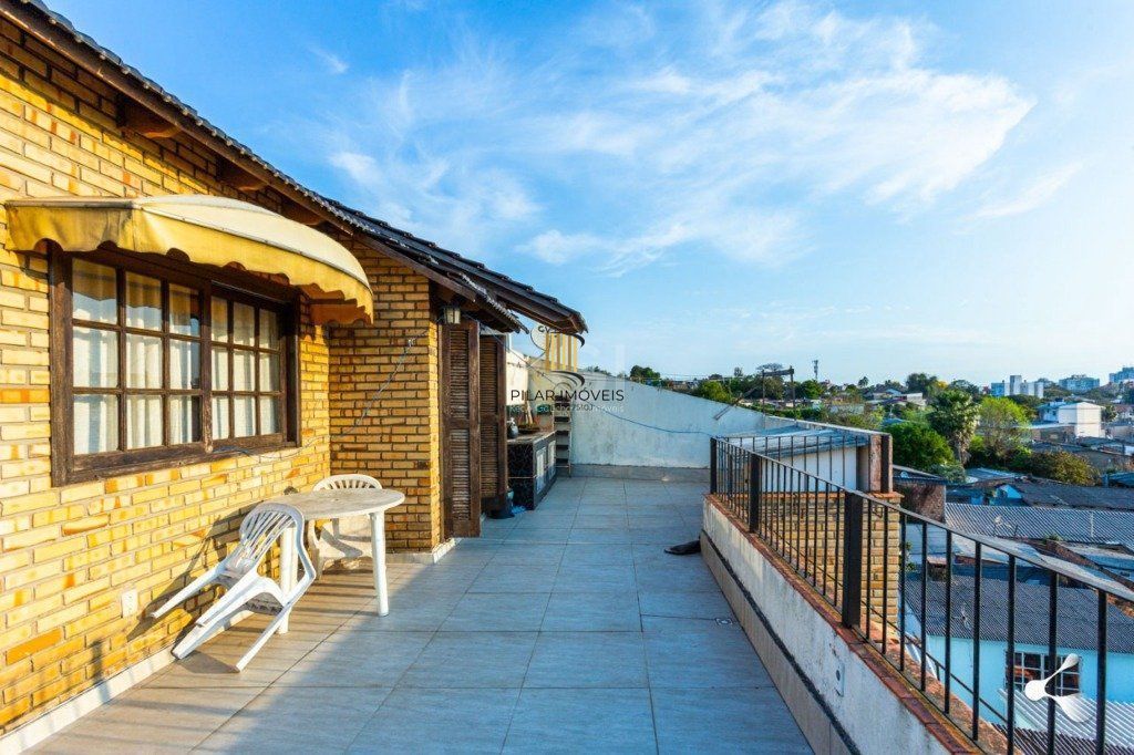 Casa para Venda - 231.27m², 3 dormitórios, sendo 1 suites, 3 vagas - Cristal