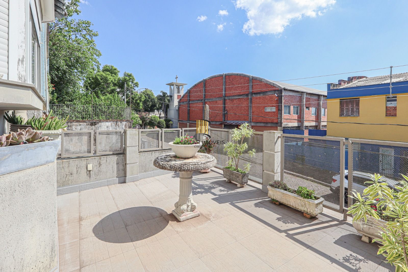 Residência de luxo ! Impecável.. 04 dormitórios , piscina / estuda dação