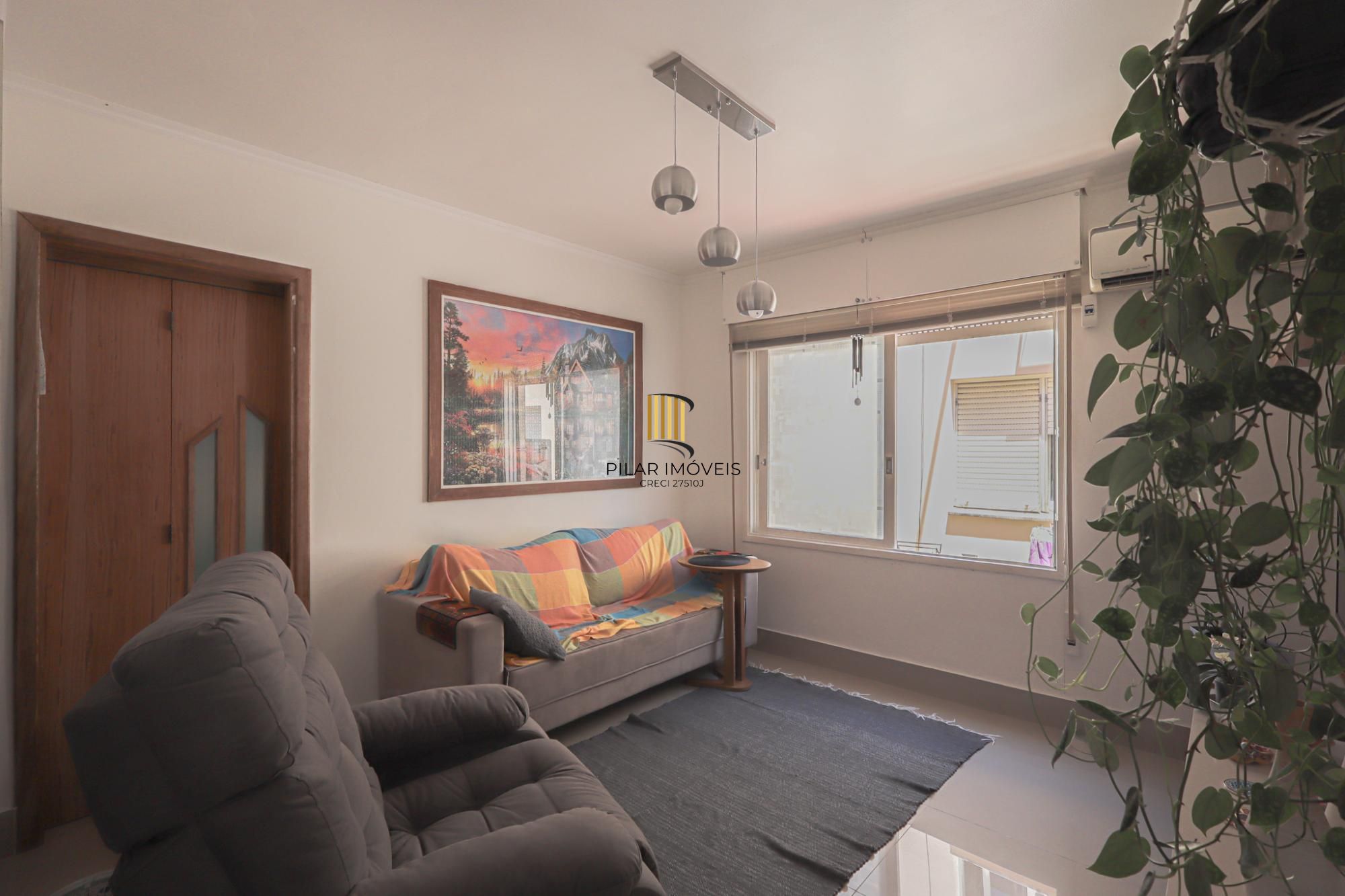 Apto 01 quarto todo reformado no bairro Floresta Porto Alegre/RS - Pilar Imóveis