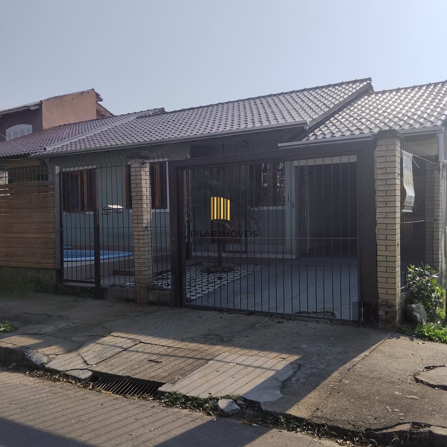 Casa para Venda - 272m², 3 dormitórios, sendo 1 suites, 2vagas - Porto Verde