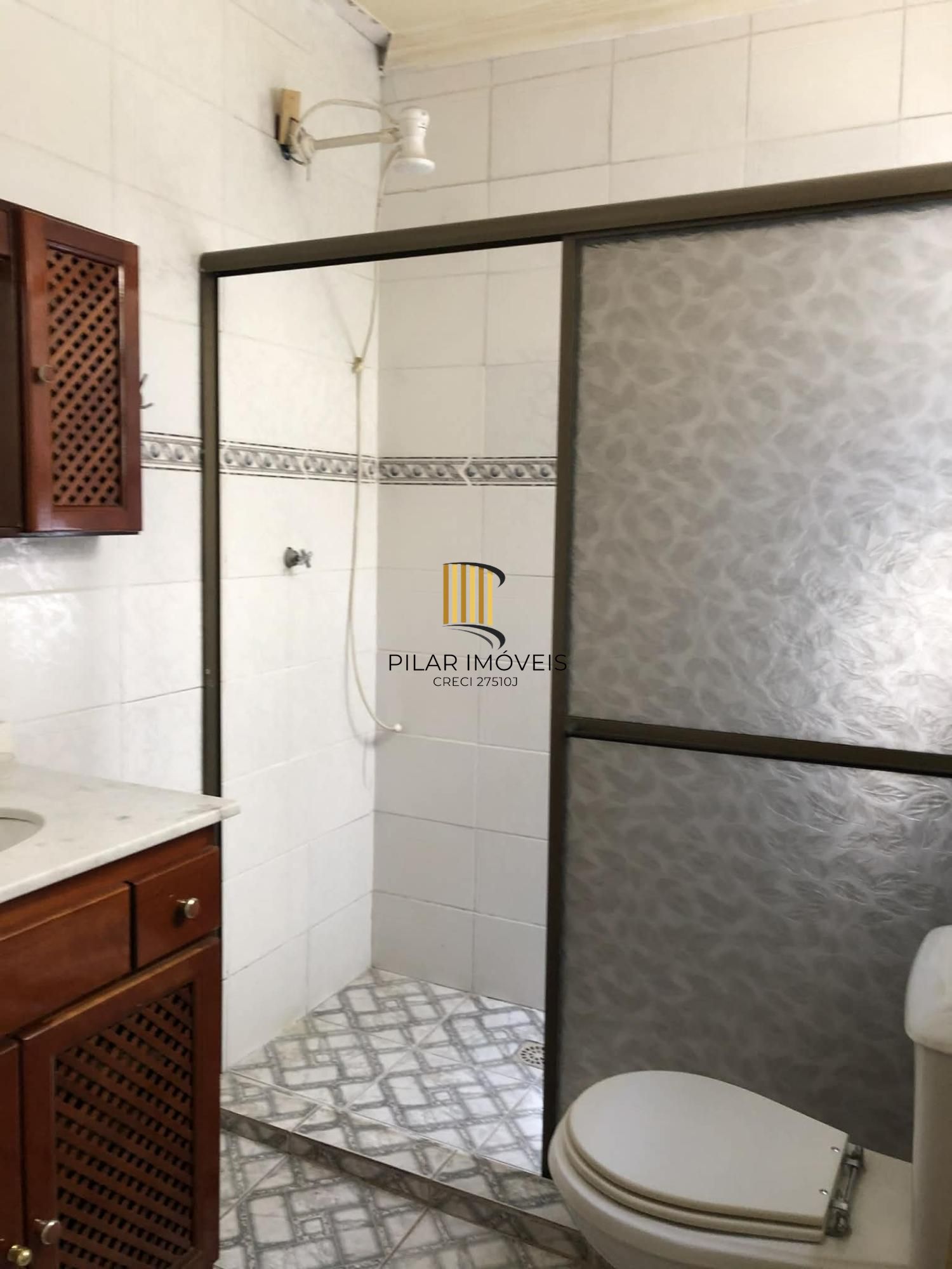 Predio residencial sendo uma cobertura e mais 03 apartamentos