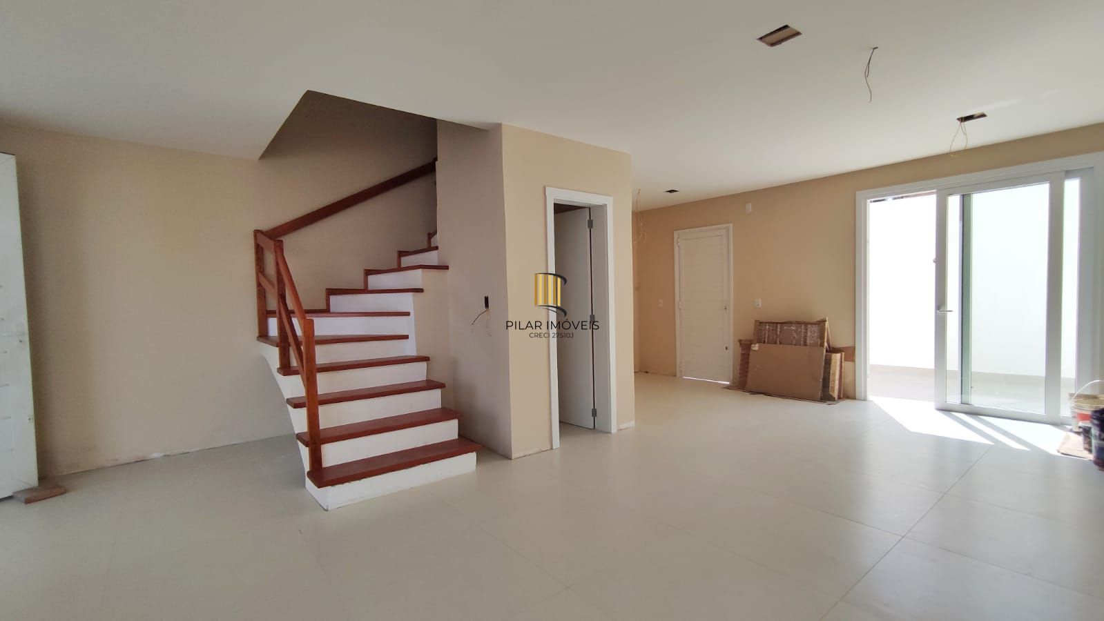 Sobrado 3 dormitórios com suíte à venda no Vila Ipiranga Porto Alegre R$ 820.000