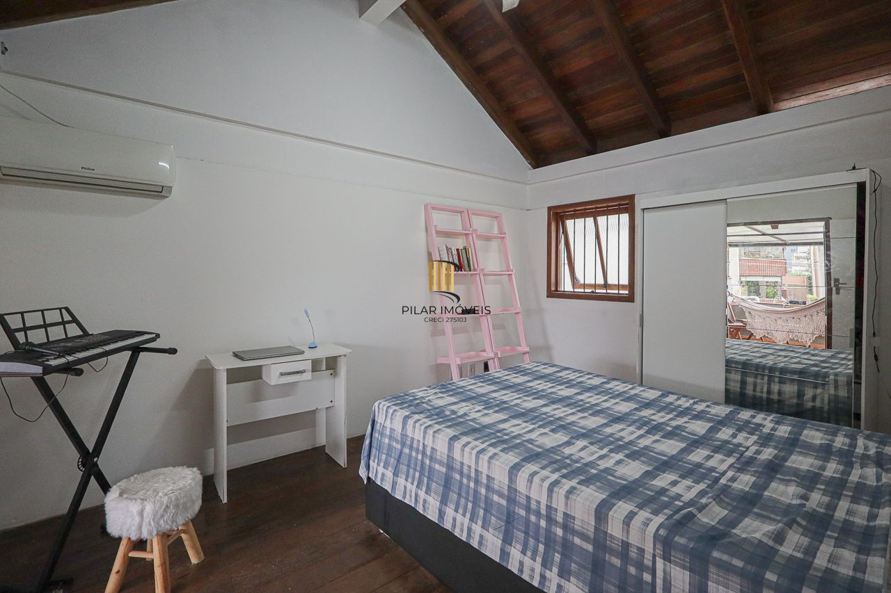 Casa, 3 dormitórios, 2 Suítes,  293,20m², Bairro Bela Vista, Porto Alegre