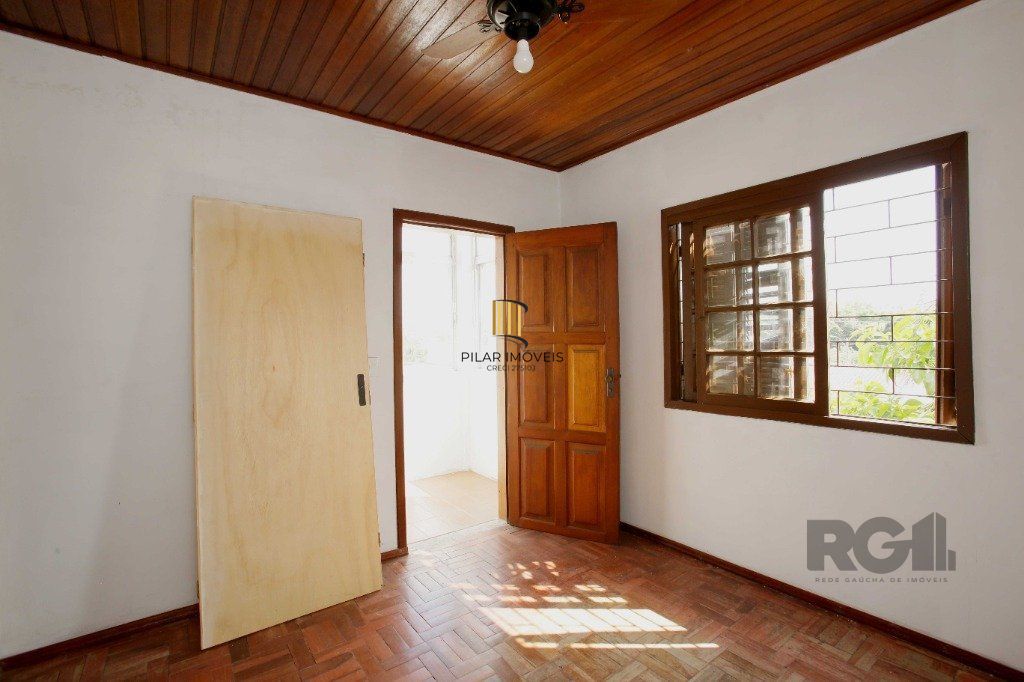 Casa 4 Dormitório(s) Bairro Sarandi
