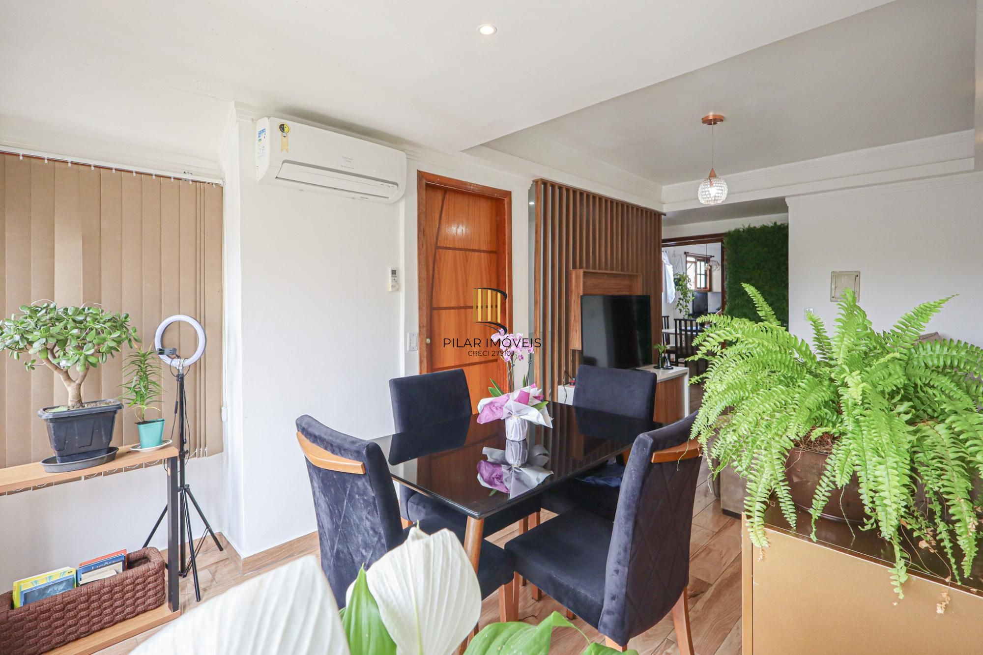 Casa semi mobiliada, 4 dormitórios no Bairro Jardim Sabará