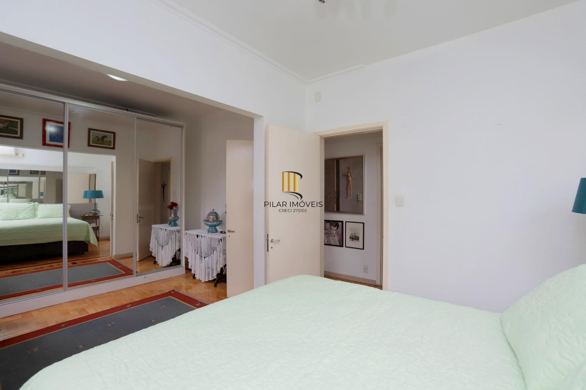 Apartamento 5 dormitórios no bairro Bom Fim