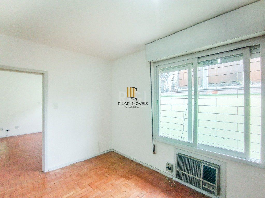 Apartamento com 01 dormitório, 01 estacionamento rotativo.