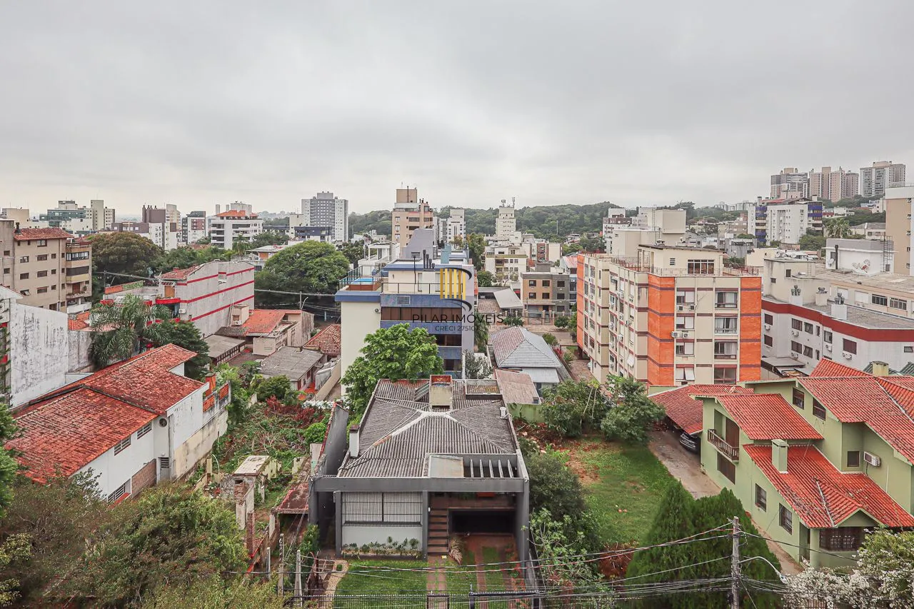 Apartamento cobertura de 03 dormitórios com opção de 05, 03 garagens. Bairro Higienópolis