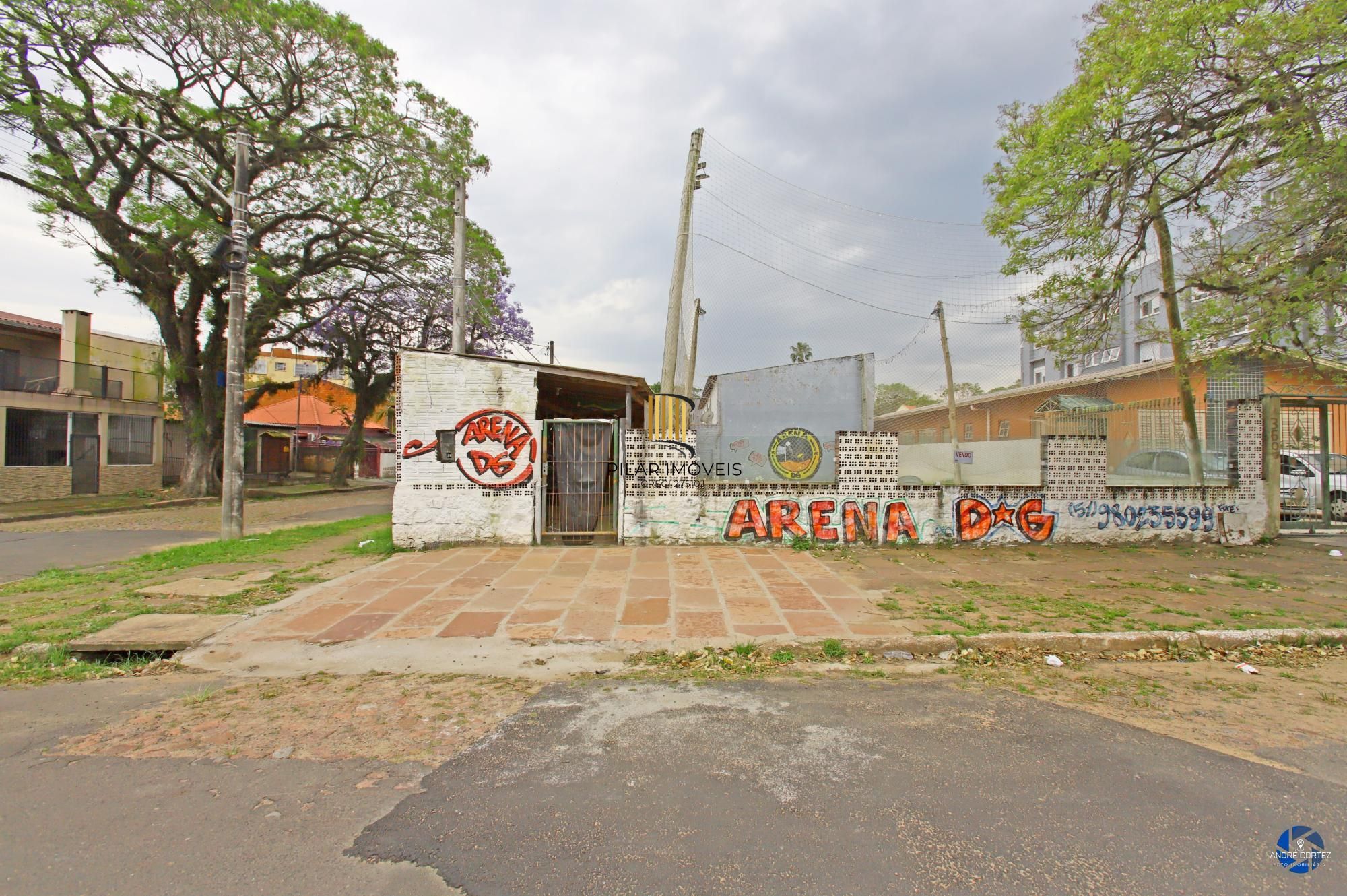Oportunidade ! Terreno de esquina com 259,04 m2 , próximo a Bento Gonçalves, Carrefour e Igreja São Jorge