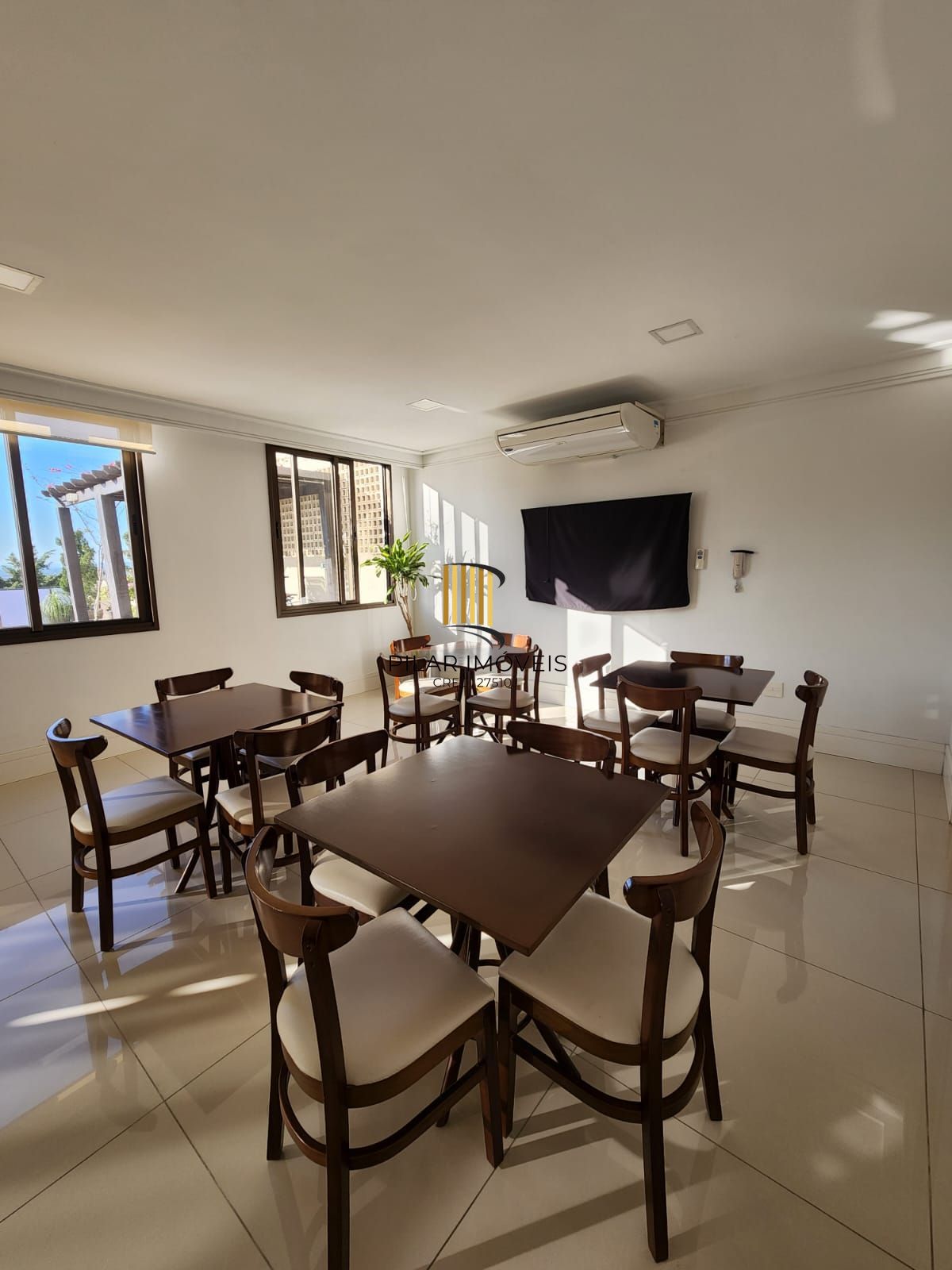Apartamento 03 dormitórios no Bairro Cristo Redentor em Porto Alegre.
