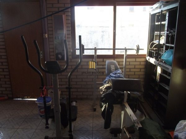 Casa com 03 quartos em terreno de 13:20 x 7501, no bairro Medianeira