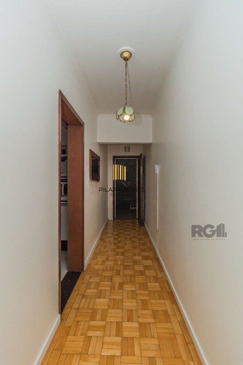 Apartamento 02 dormitórios no Bairro Centro Histórico  de Porto Alegre.