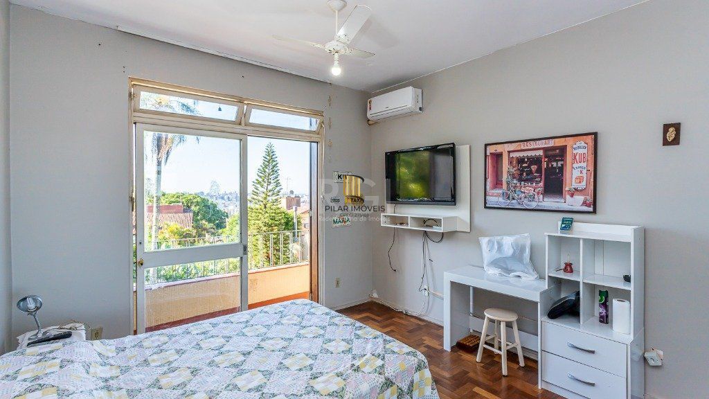 Casa 5 dormitórios no bairro Santa Tereza
