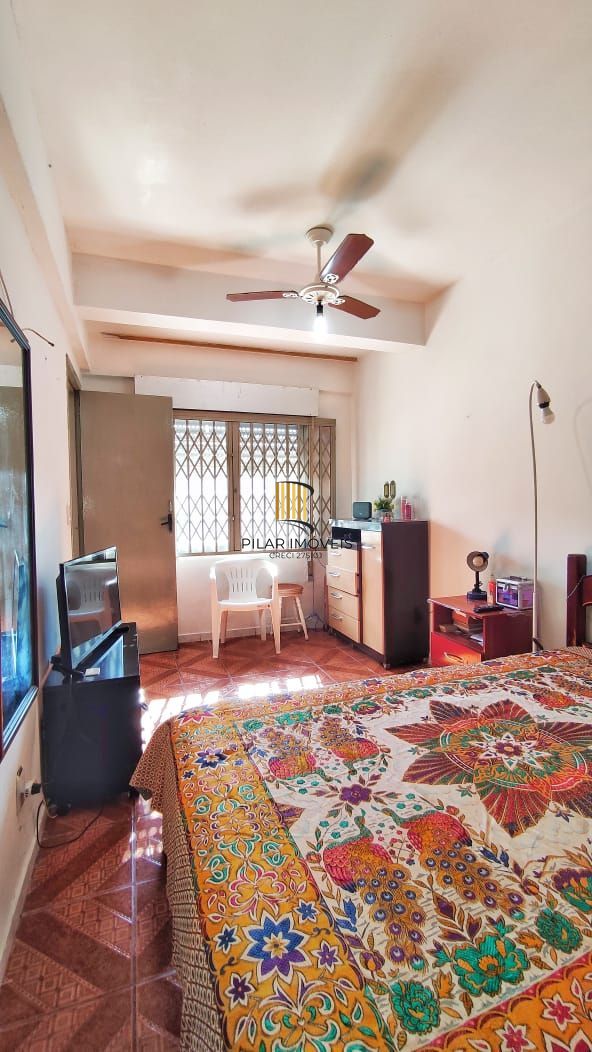 Casa com 170m², 3 dorm. no bairro Jardim Itu Sabará em Porto Alegre