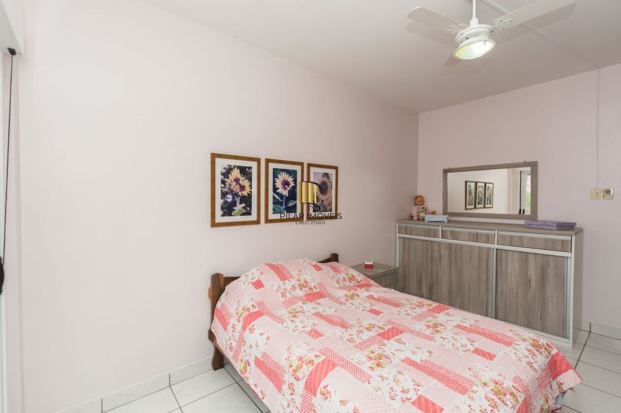 Apartamento semimobiliado com 2 quartos e 2 banheiros no Bairro Floresta