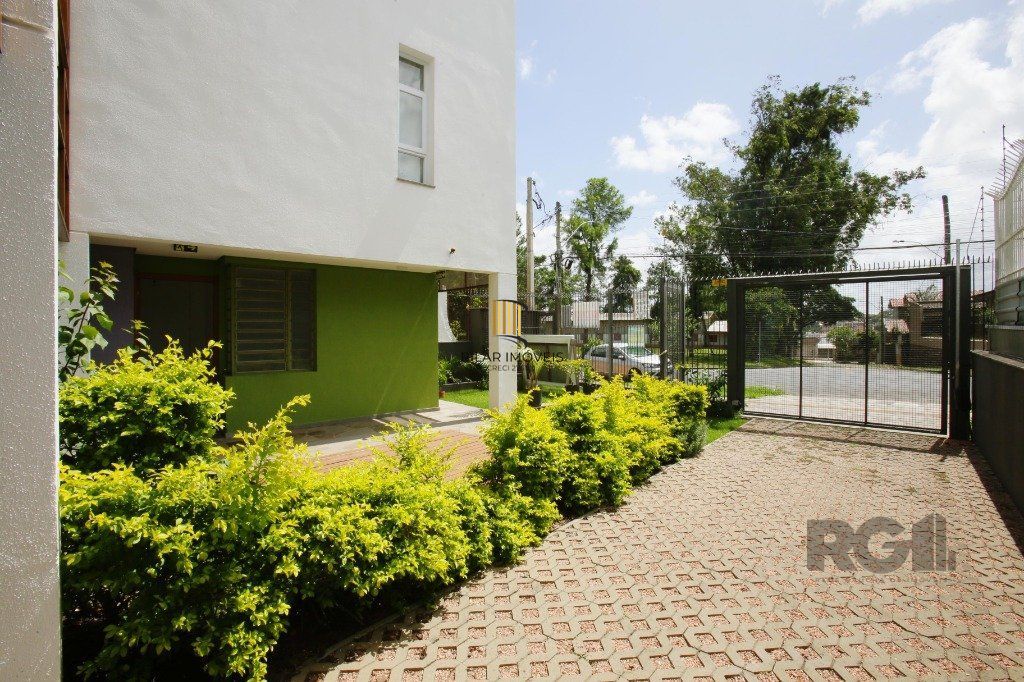 Sobrado 2 dormitórios no bairro Jardim Sabará