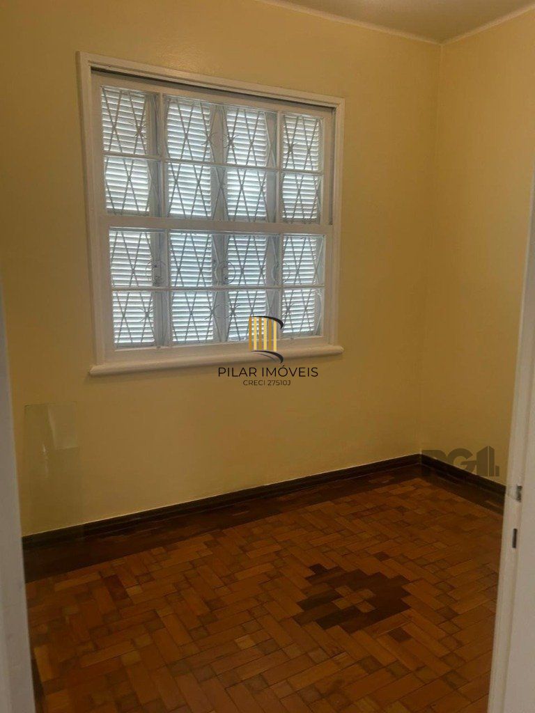 Casa 3 dormitórios no bairro Partenon