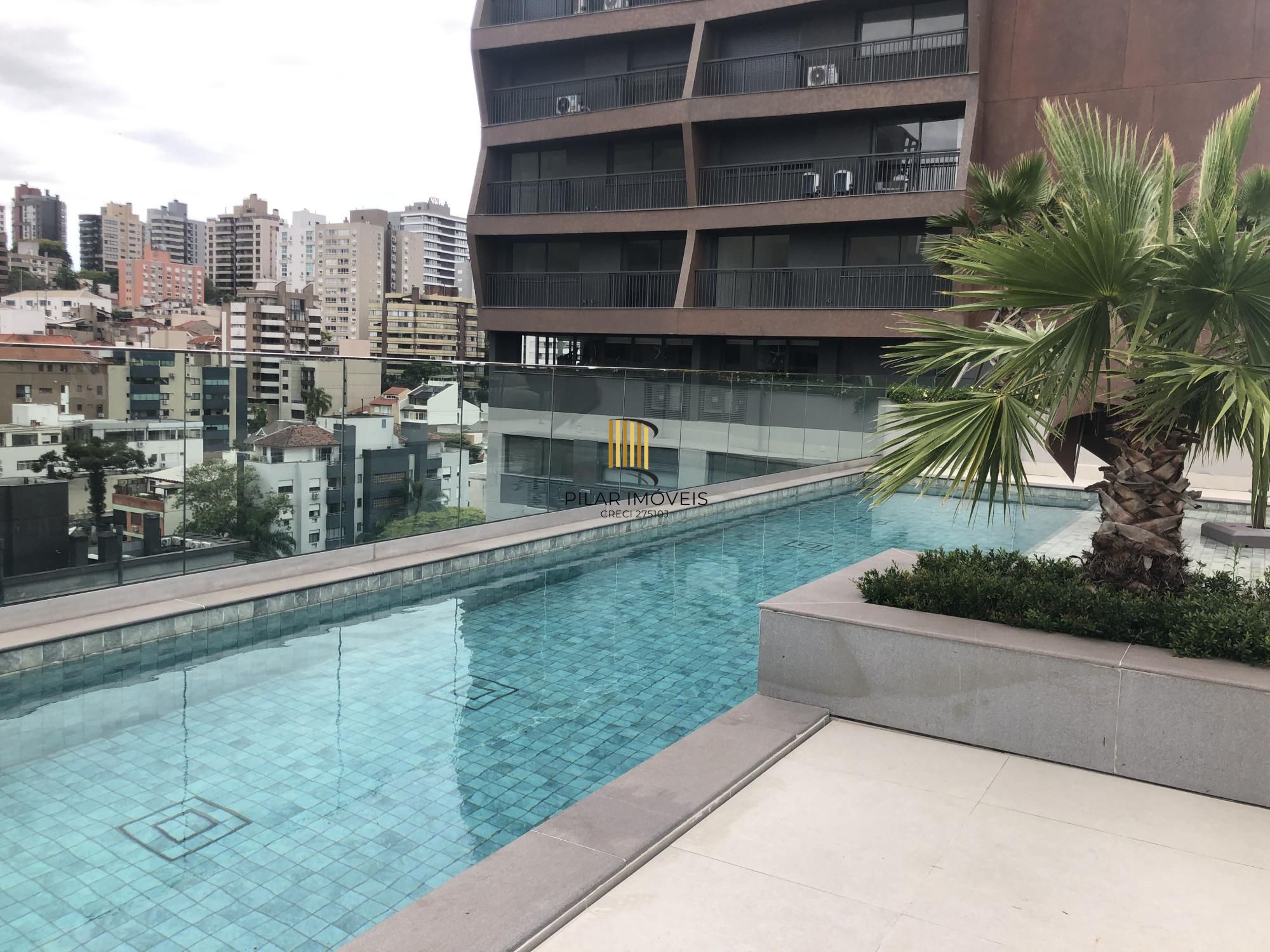 Apartamento desocupado e totalmente mobiliado com uma garagem