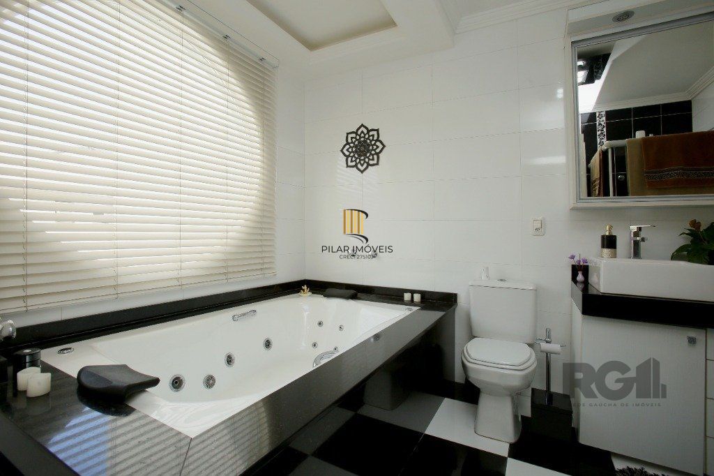 Casa 3 dormitórios no bairro Sarandi