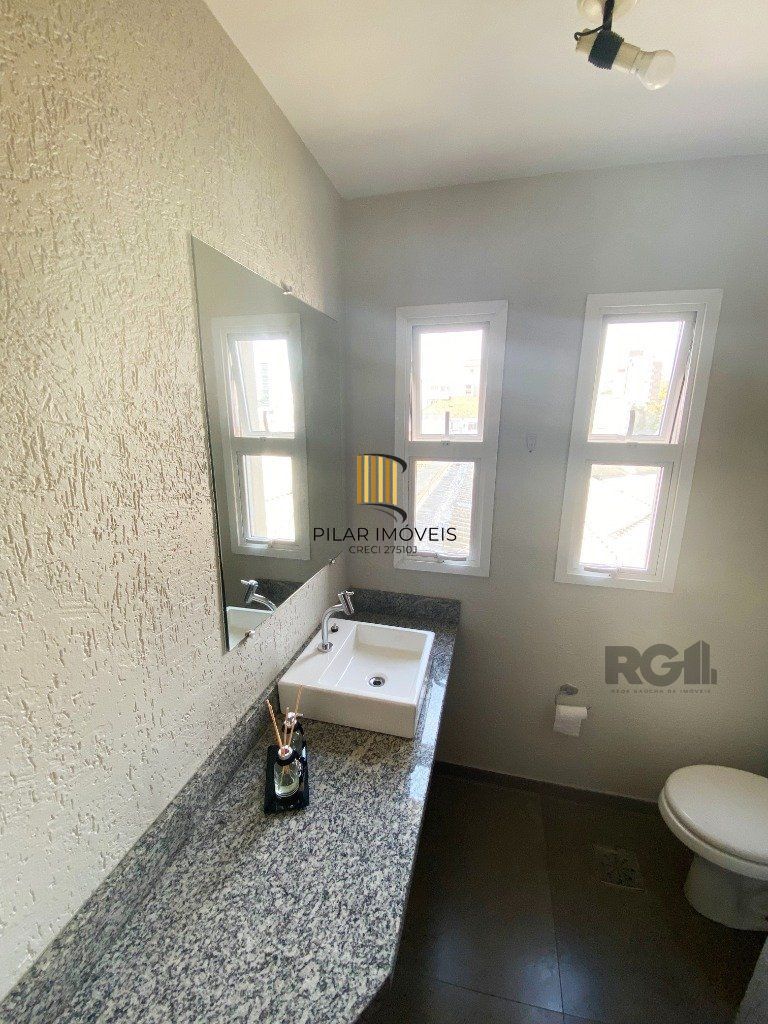 Apartamento de 03 dormitórios no bairro Santa Cecilia em Porto Alegre