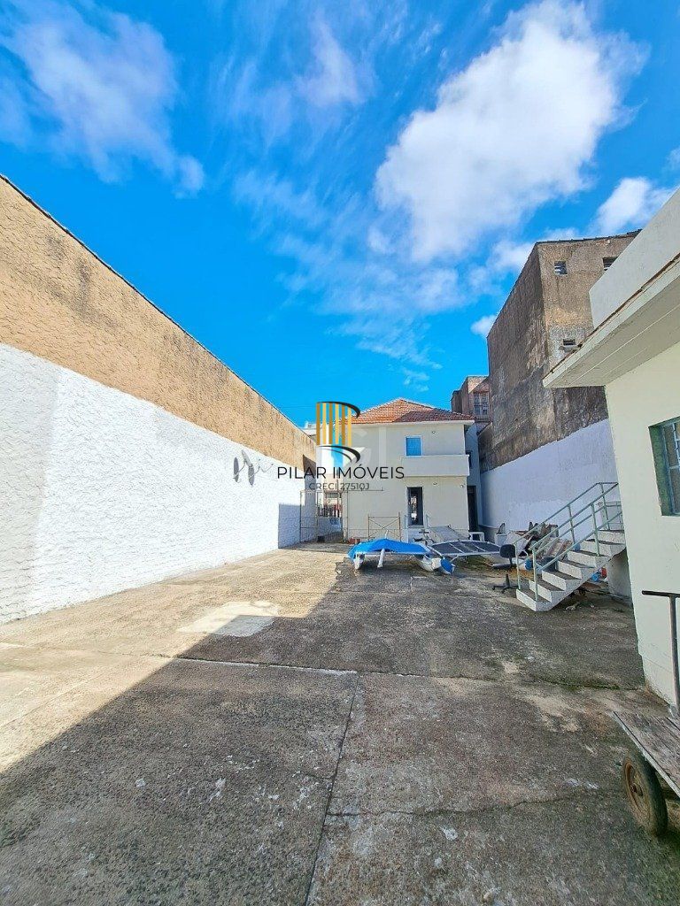 Casa comercial no 4 distrito
